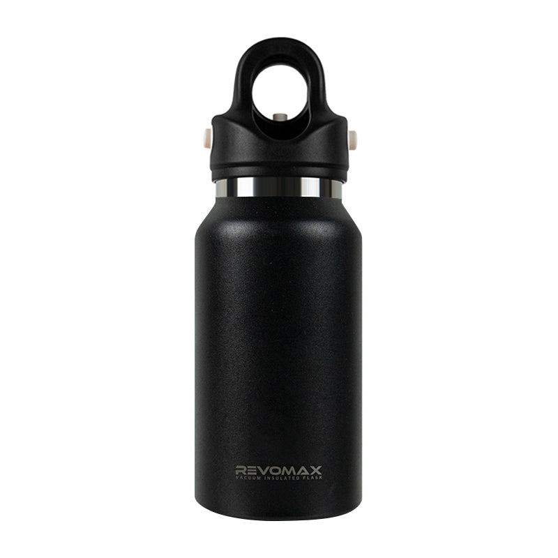 Black water bottle with a lid on a white background, featuring the Revomax brand.